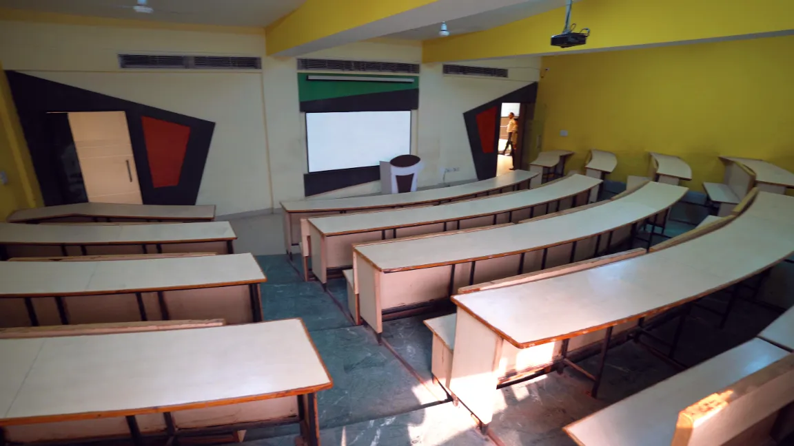 nda coaching classes in guwahati classroom